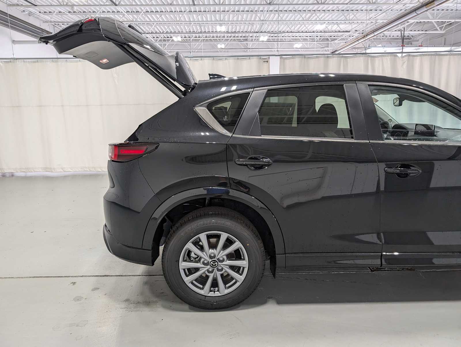 2025 Mazda CX-5 2.5 S Preferred photo 8