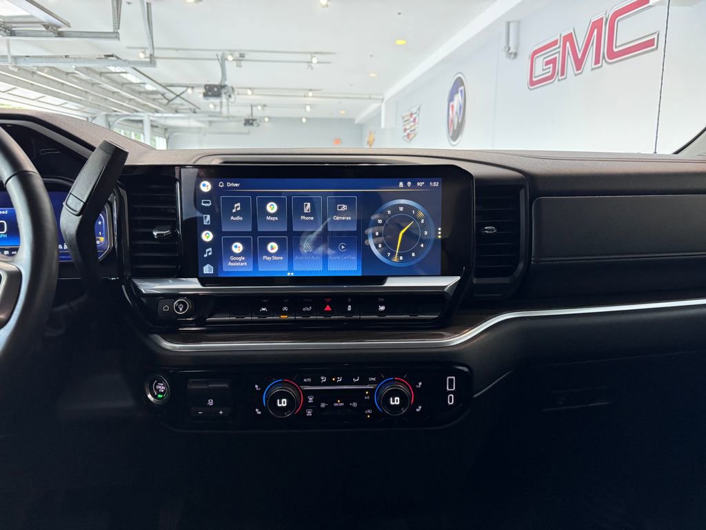 2022 Chevrolet Silverado 1500 RST photo 11