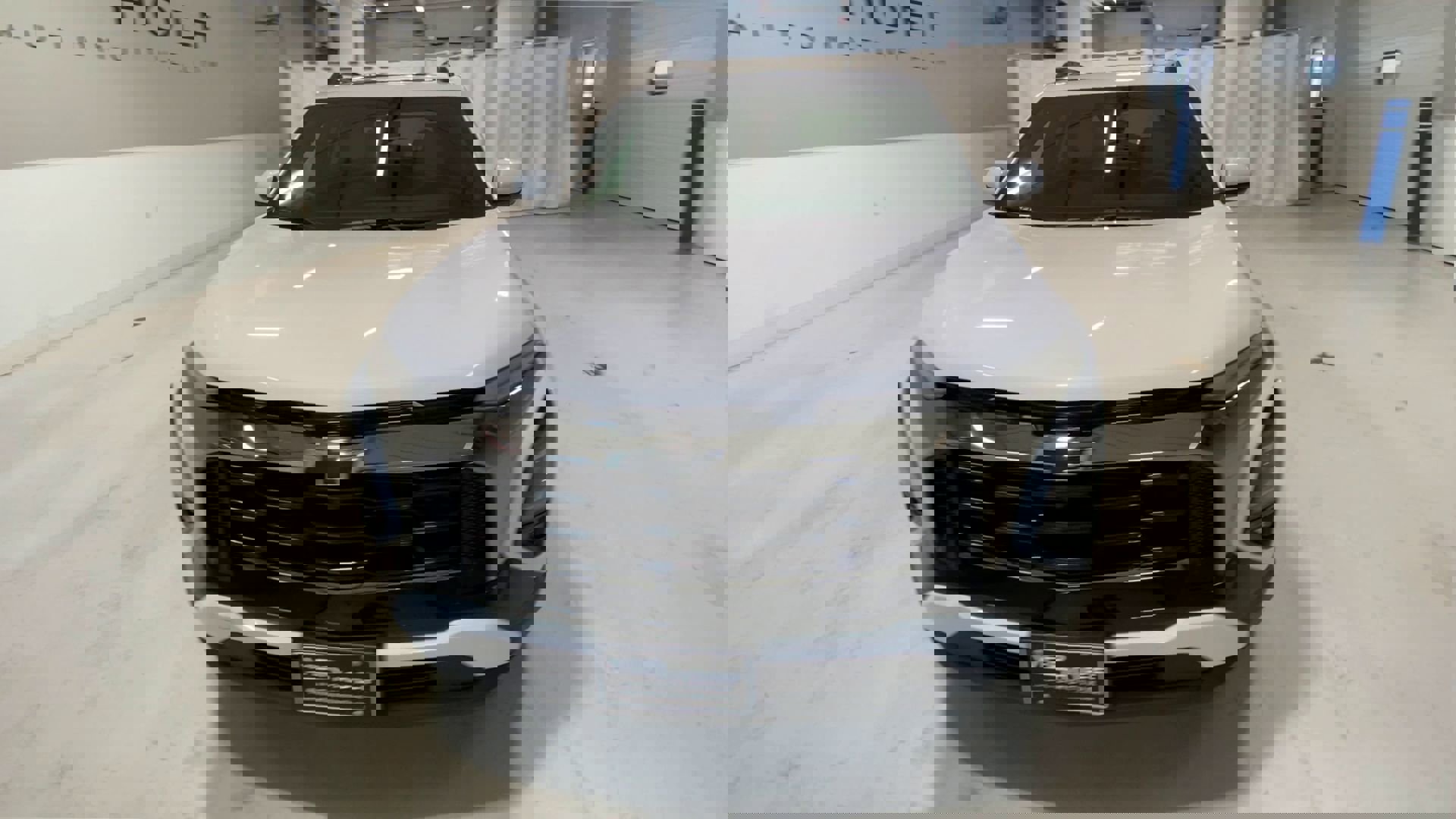2026 Chevrolet Equinox ACTIV photo 2