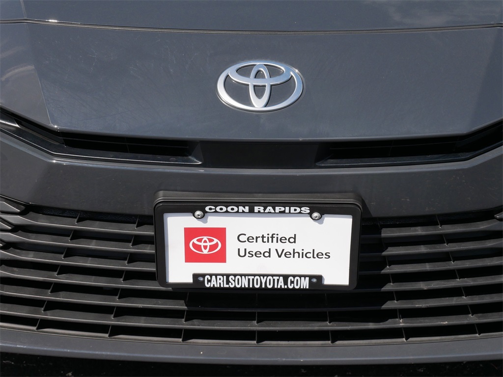 2025 Toyota Camry LE photo 8