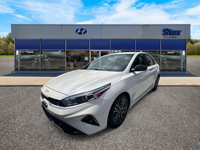 2024 Kia Forte GT-Line photo 3