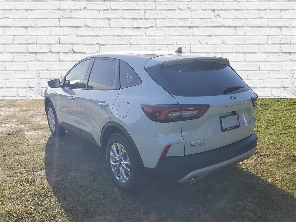 2026 Ford Escape Active photo 3