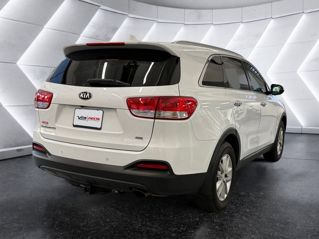 2017 Kia Sorento LX photo 3