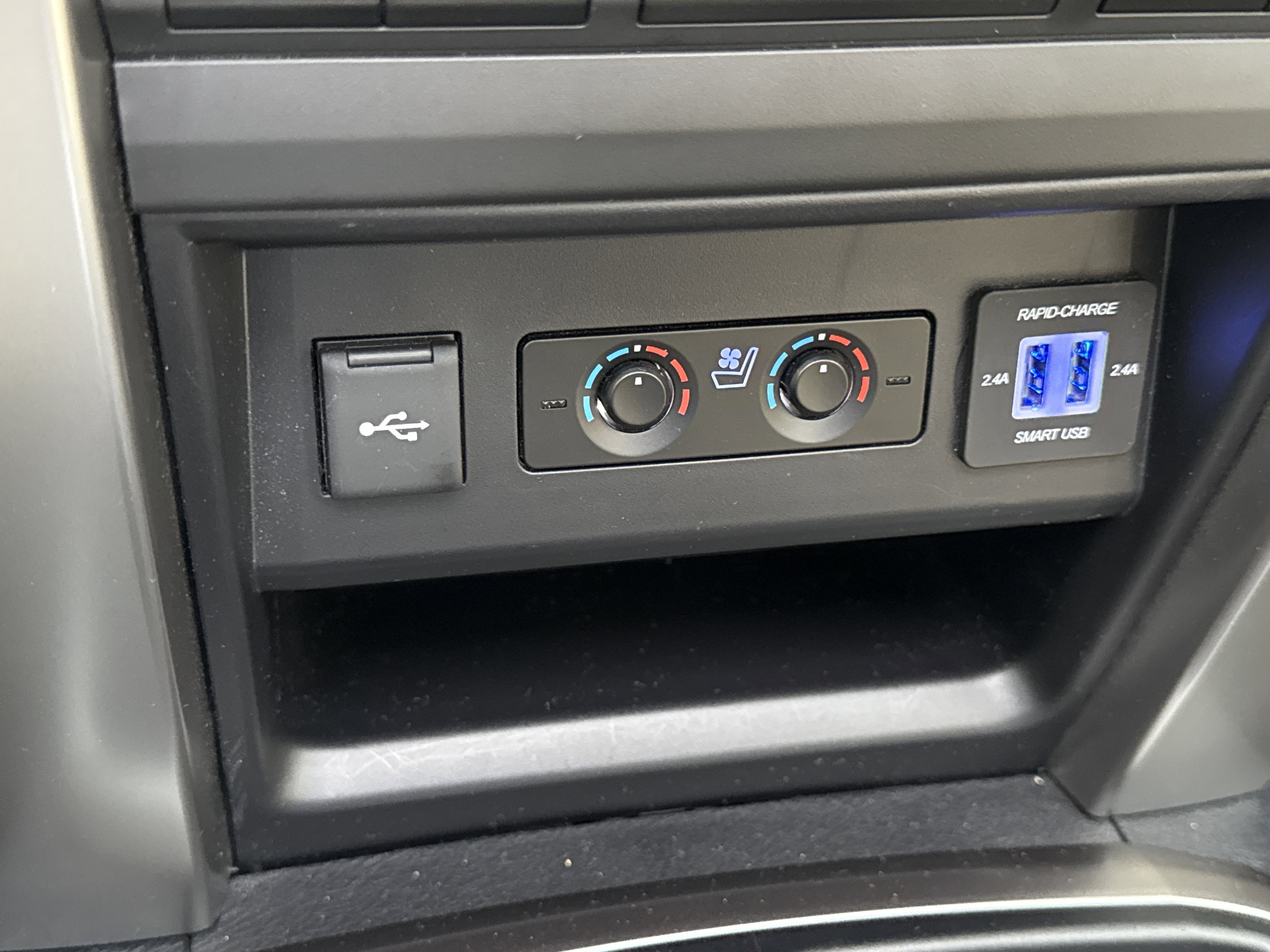 2022 Toyota 4Runner Limited photo 4