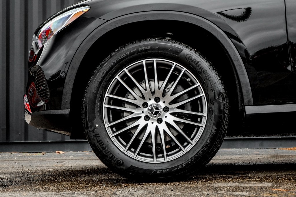 2025 Mercedes Benz GLC 300 Coupe photo 4