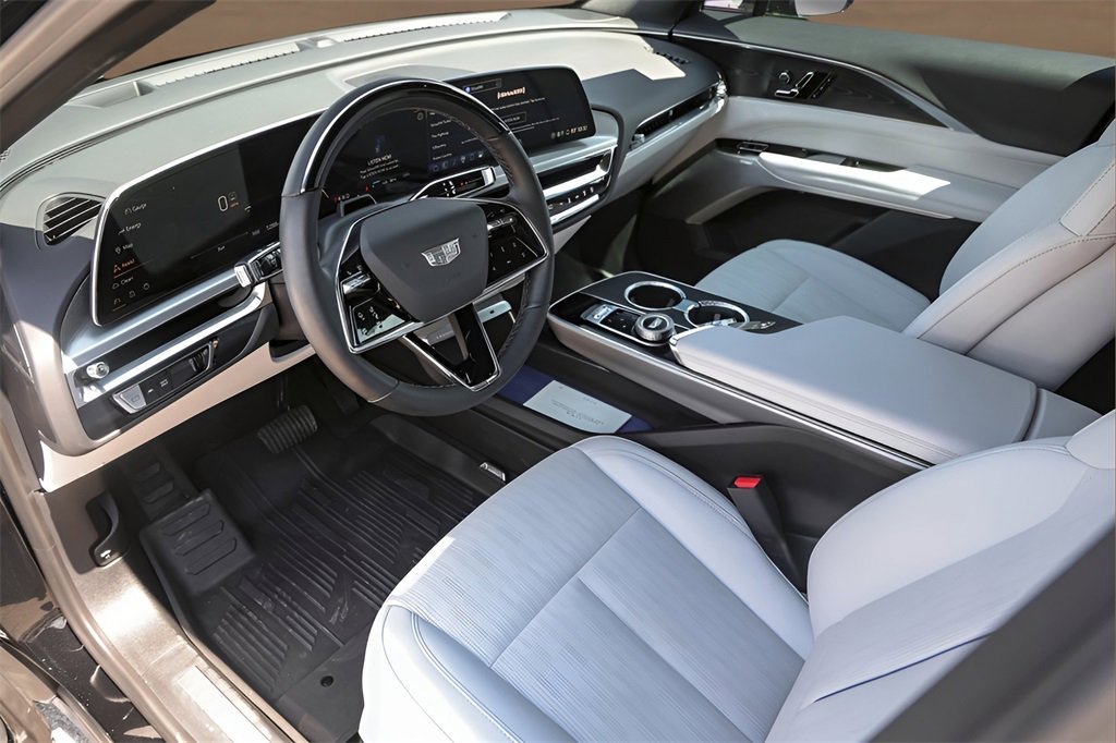 2024 Cadillac Lyriq Sport photo 9