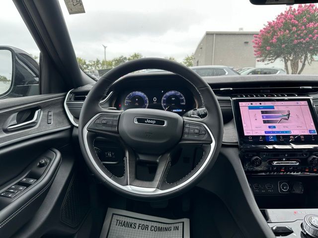 2025 Jeep Grand Cherokee Limited photo 17
