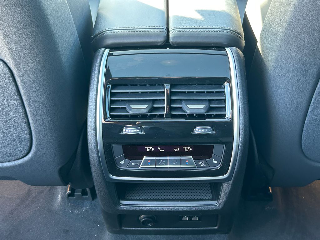 2026 Bmw X7 M60i photo 34