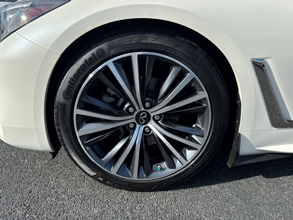 2021 Infiniti Q60 3.0t Luxe photo 9