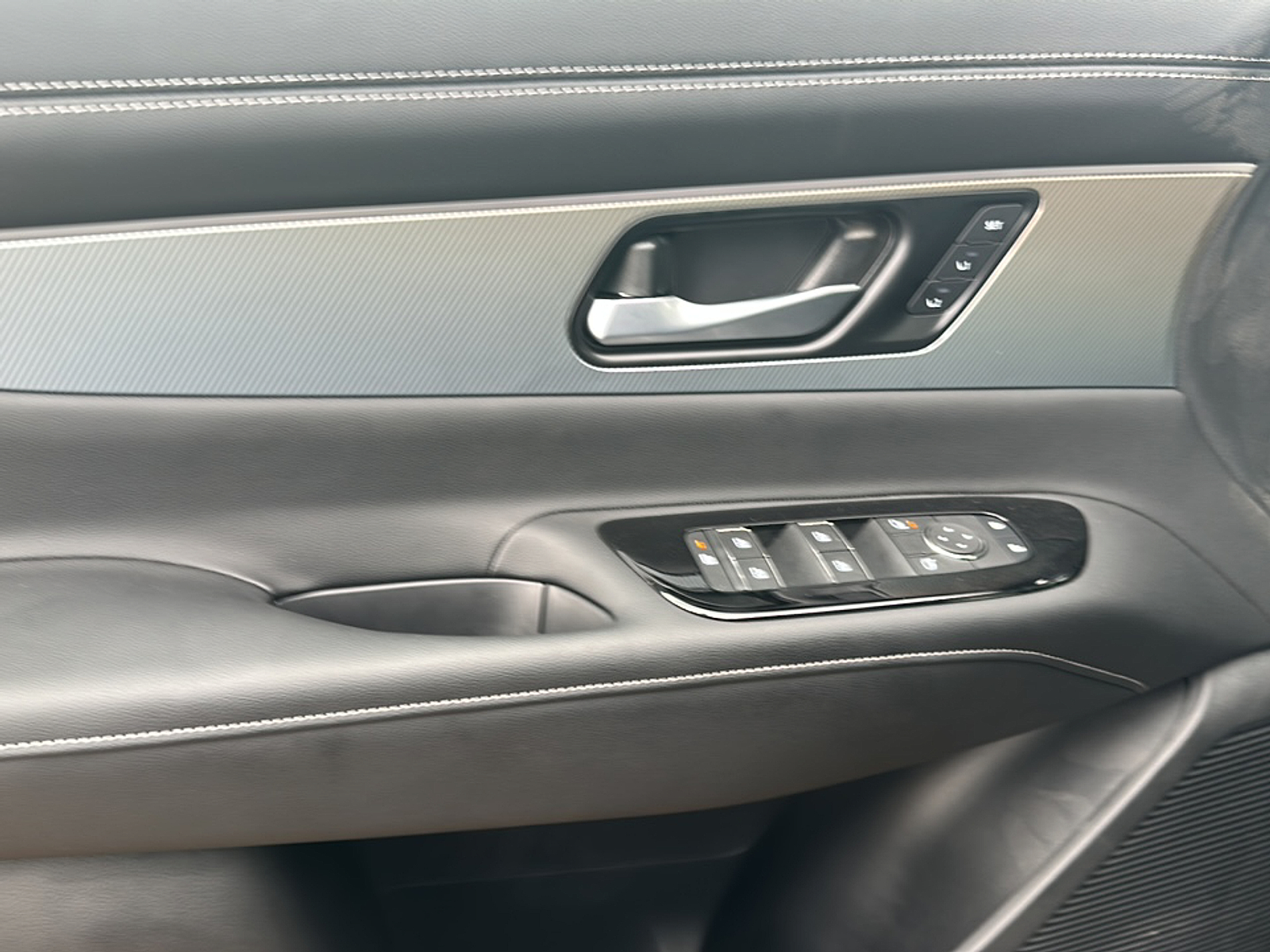2025 Nissan Murano SL photo 4
