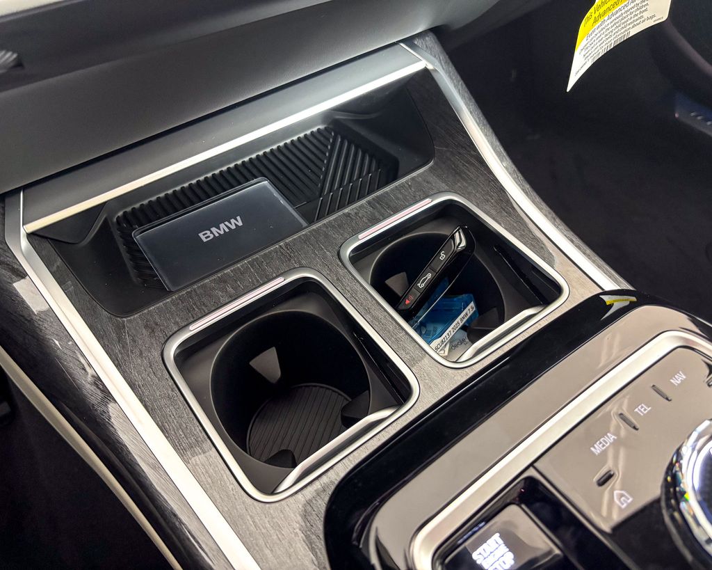 2025 Bmw 750e 750e xDrive photo 40