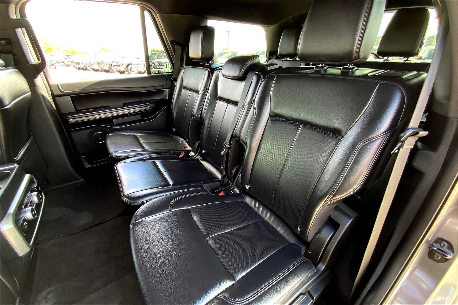 2021 Ford Expedition XLT photo 19