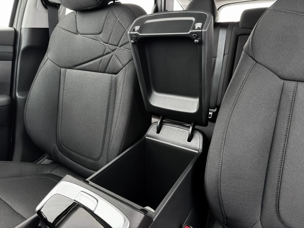2025 Hyundai Tucson SE photo 17