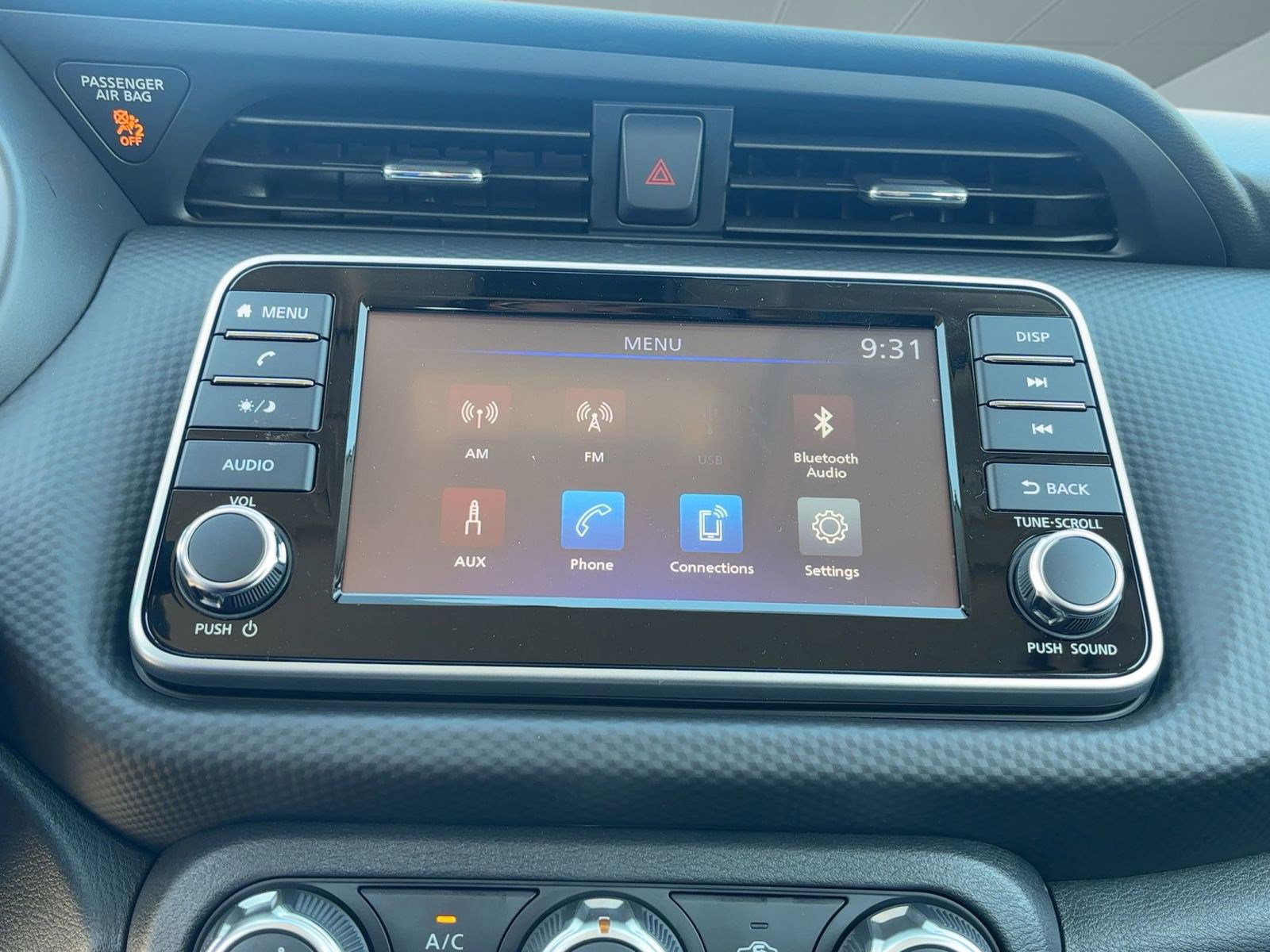 2025 Nissan Kicks Play S photo 19