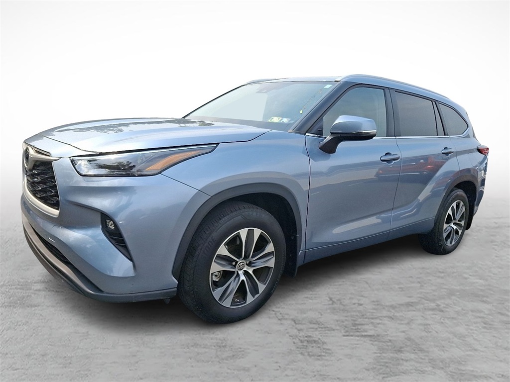 2023 Toyota Highlander XLE photo 3