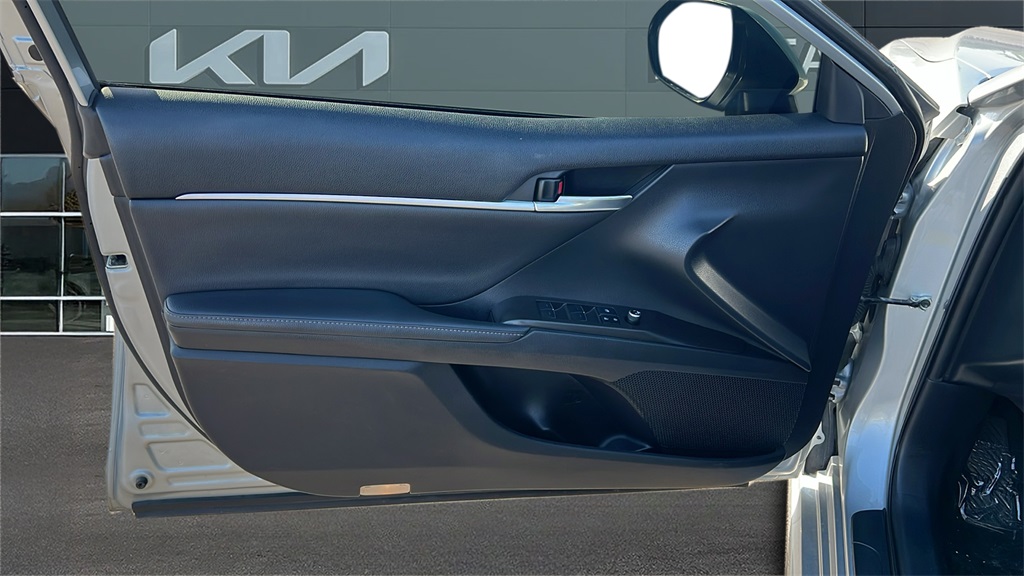 2021 Toyota Camry XSE photo 11
