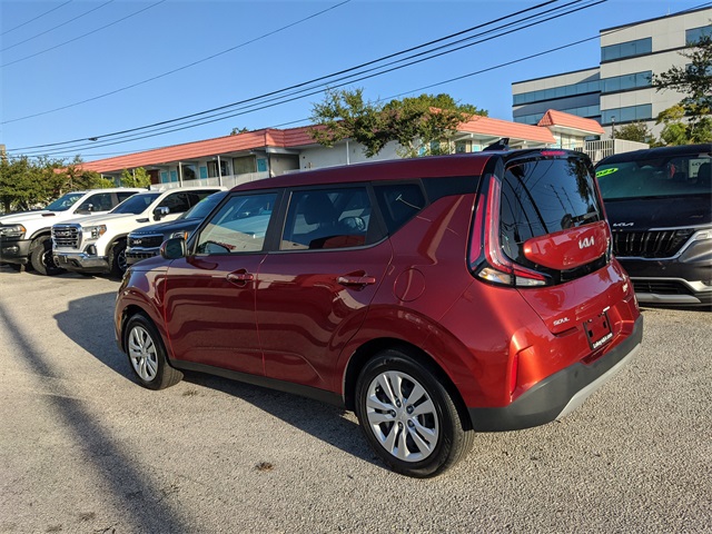 2023 Kia Soul LX photo 4