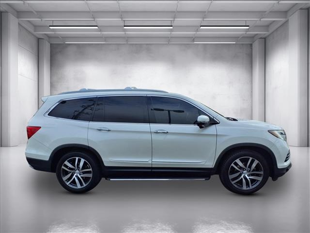 2017 Honda Pilot Touring photo 2
