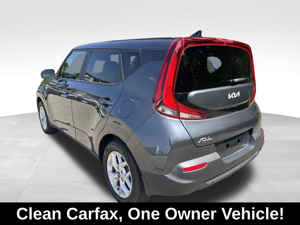 2022 Kia Soul LX photo 3