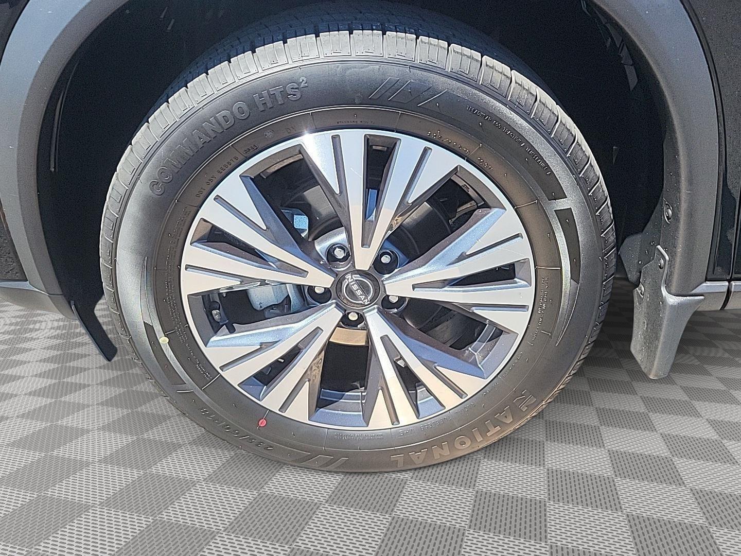 2022 Nissan Rogue SV photo 21