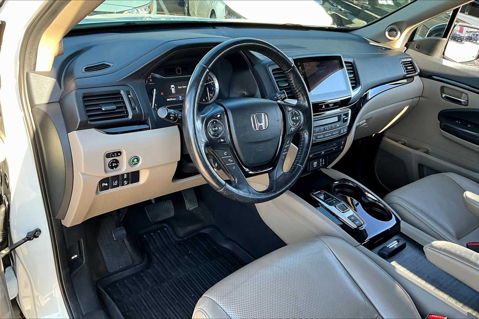 2018 Honda Pilot Elite photo 15