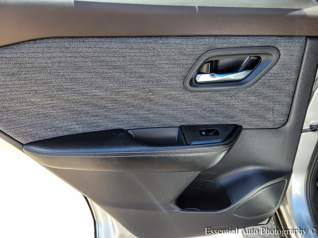 2022 NISSAN ROGUE - Image 18