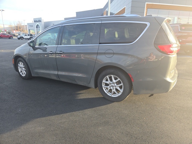 2021 Chrysler Pacifica Touring L's photo