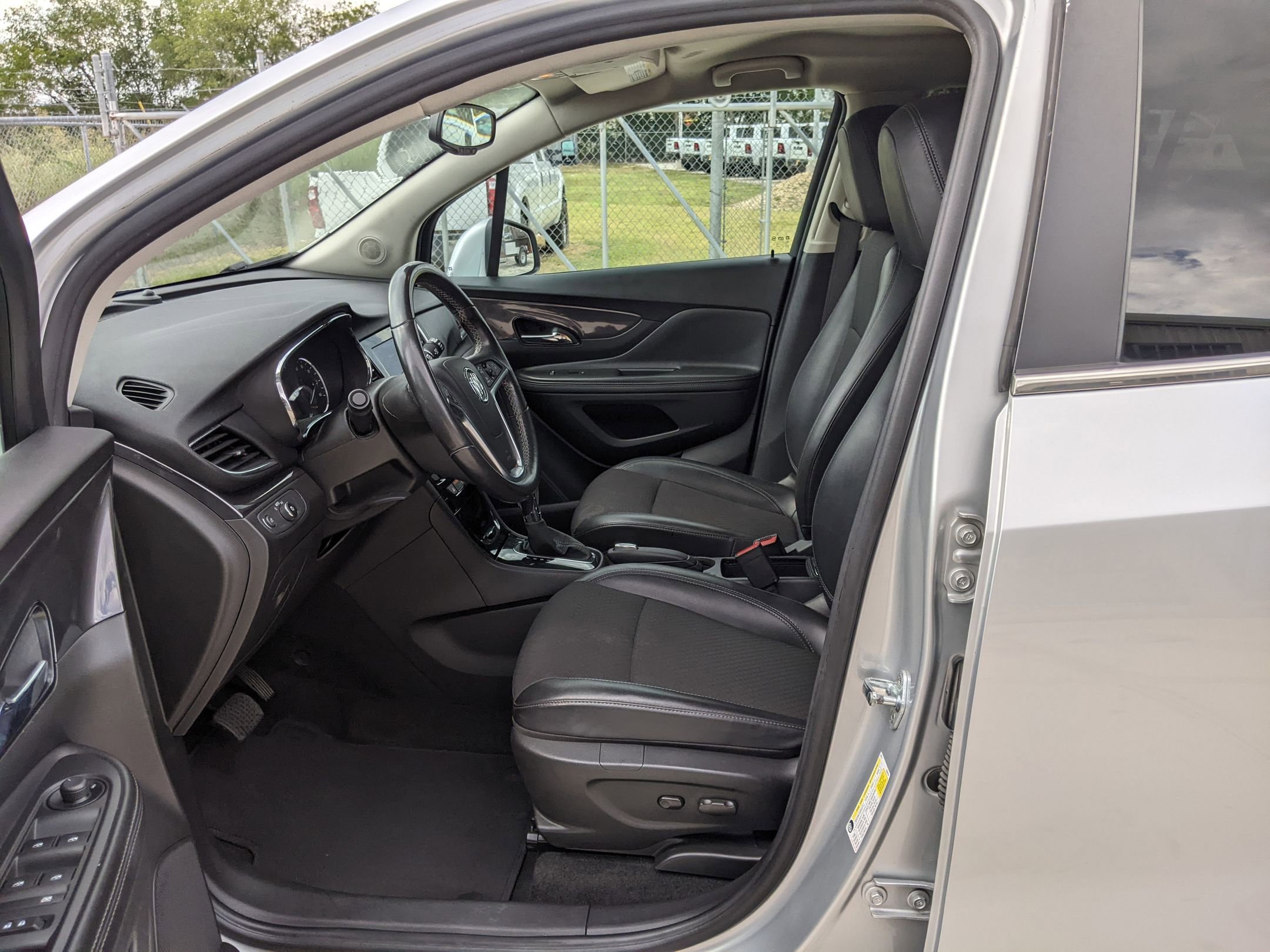 2022 Buick Encore Preferred photo 9