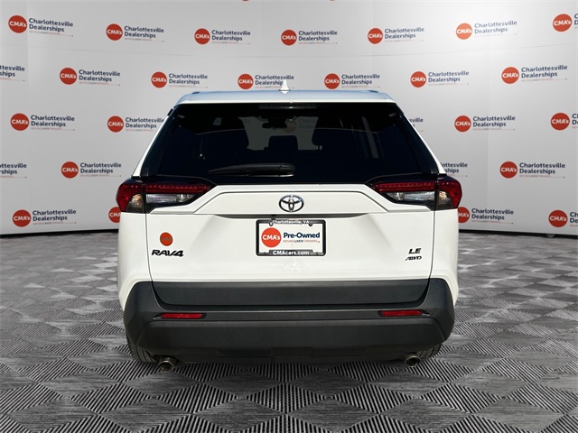 2022 Toyota RAV4 LE photo 4