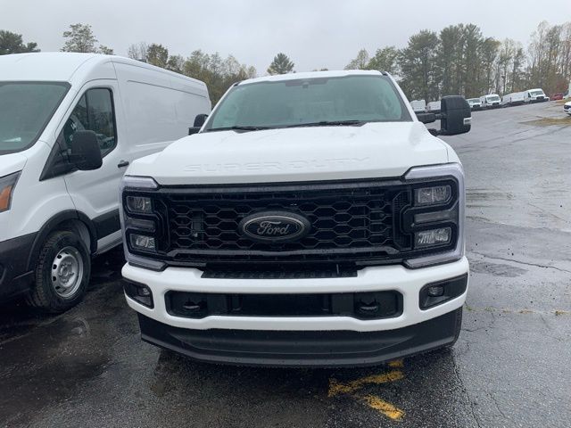 2026 Ford F-350 Lariat photo 4