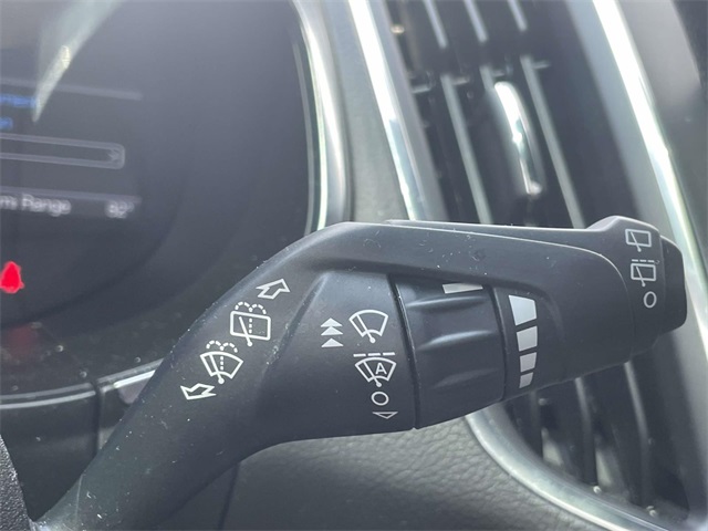 2021 Ford Edge Titanium photo 26
