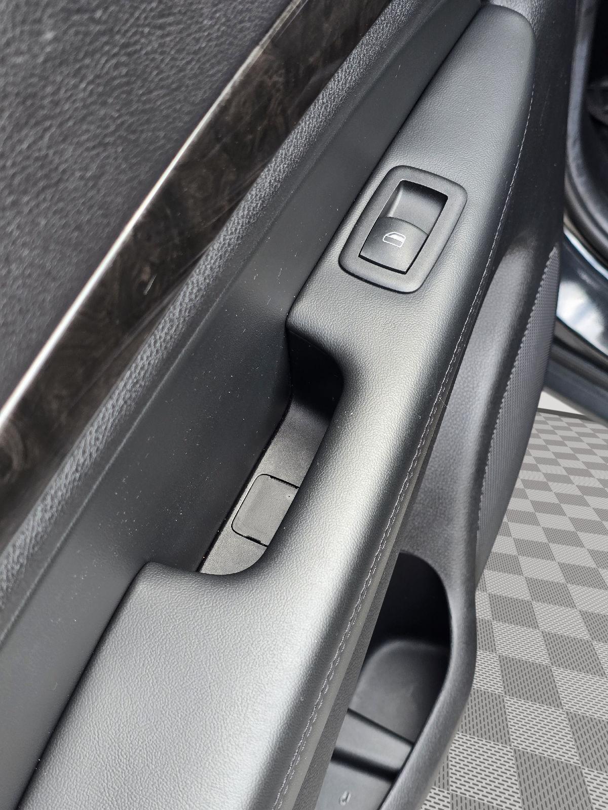 2013 Jeep Grand Cherokee Laredo photo 23