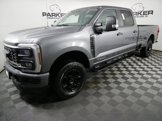 2025 Ford F-350 Super Duty XL's photo