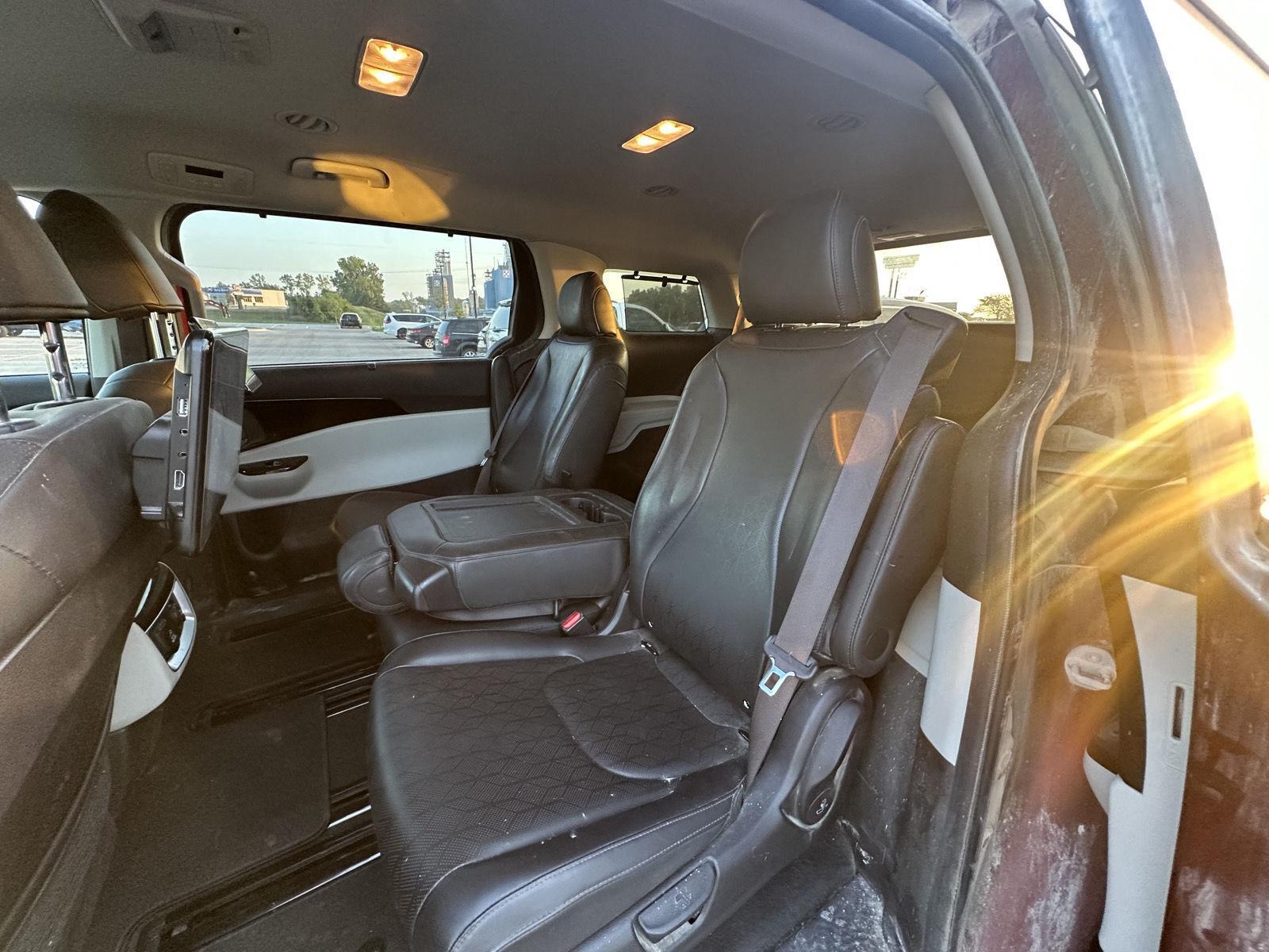 2022 Kia Carnival SX photo 8
