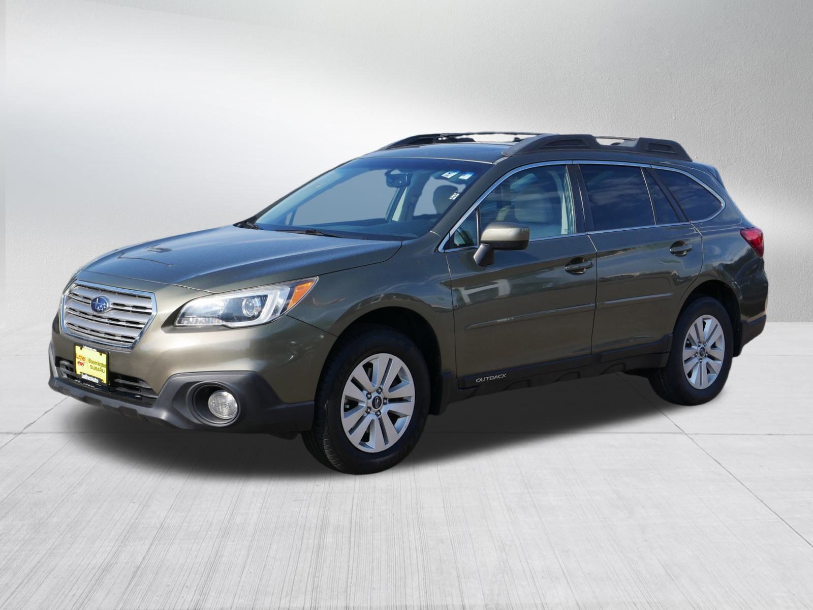 2017 Subaru Outback Premium photo 3
