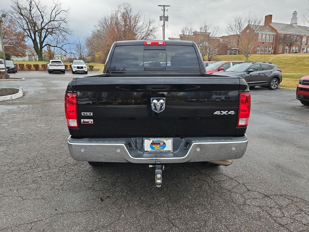 2020 Ram 1500 Classic SLT photo 4