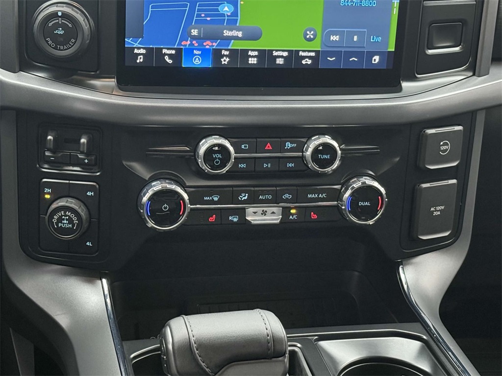 2025 Ford F-150 XLT photo 19