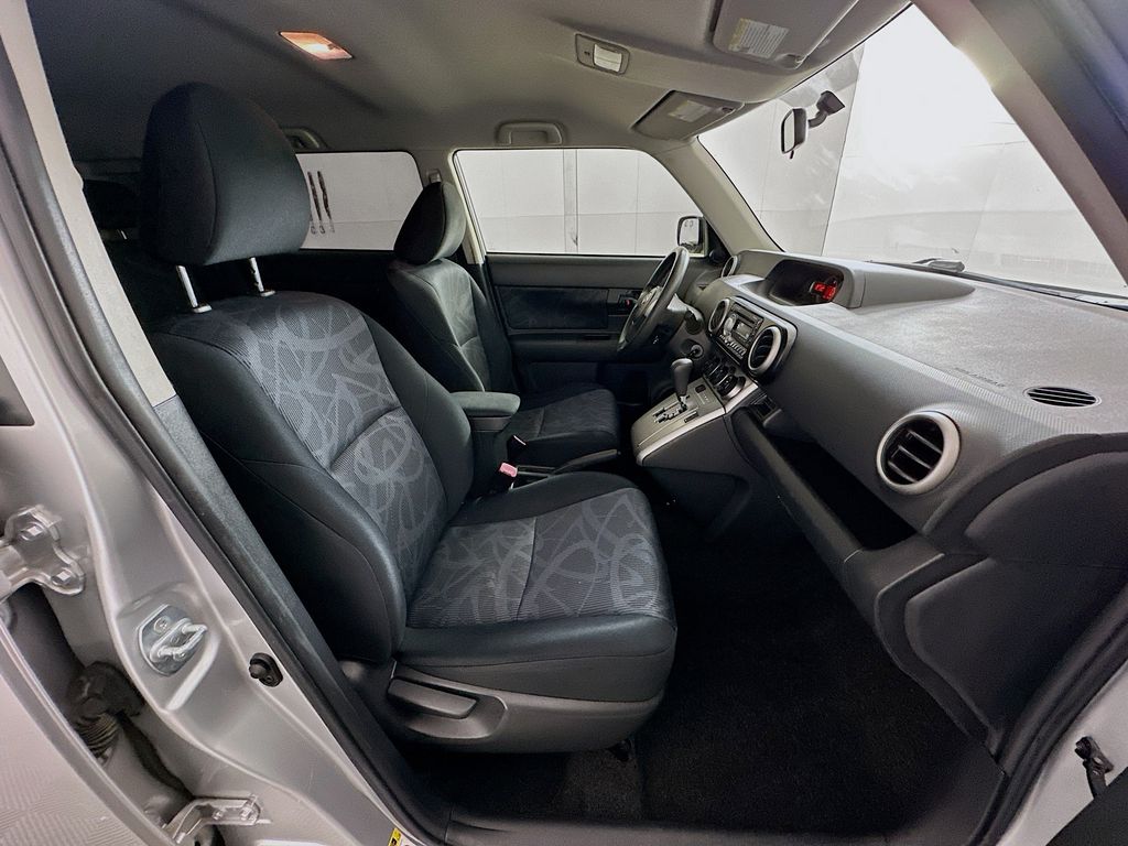 2011 Scion xB Base photo 24