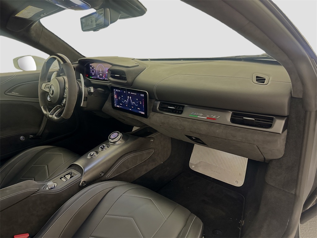 2023 Maserati MC20 Base photo 23