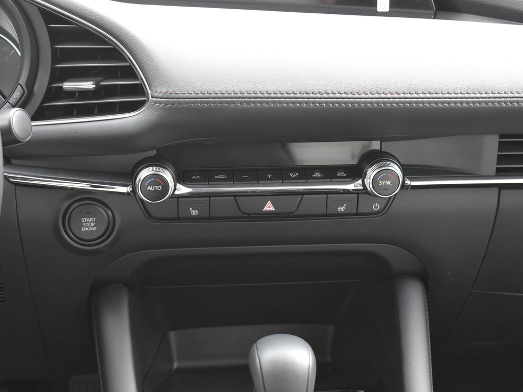 2025 Mazda Mazda3 2.5 s Preferred photo 18