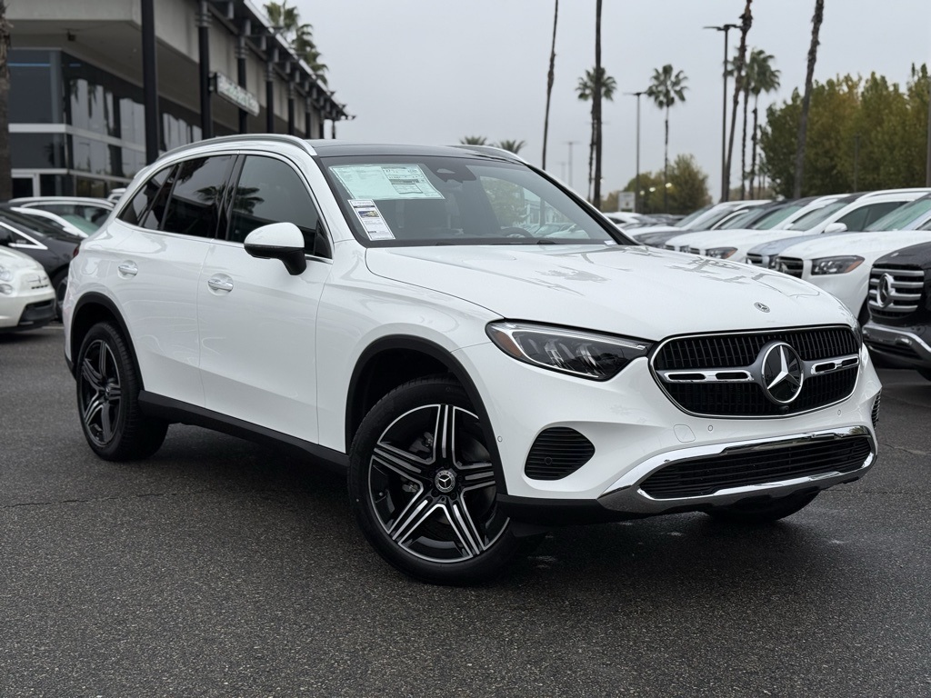 2026 Mercedes-Benz GLC Base's photo