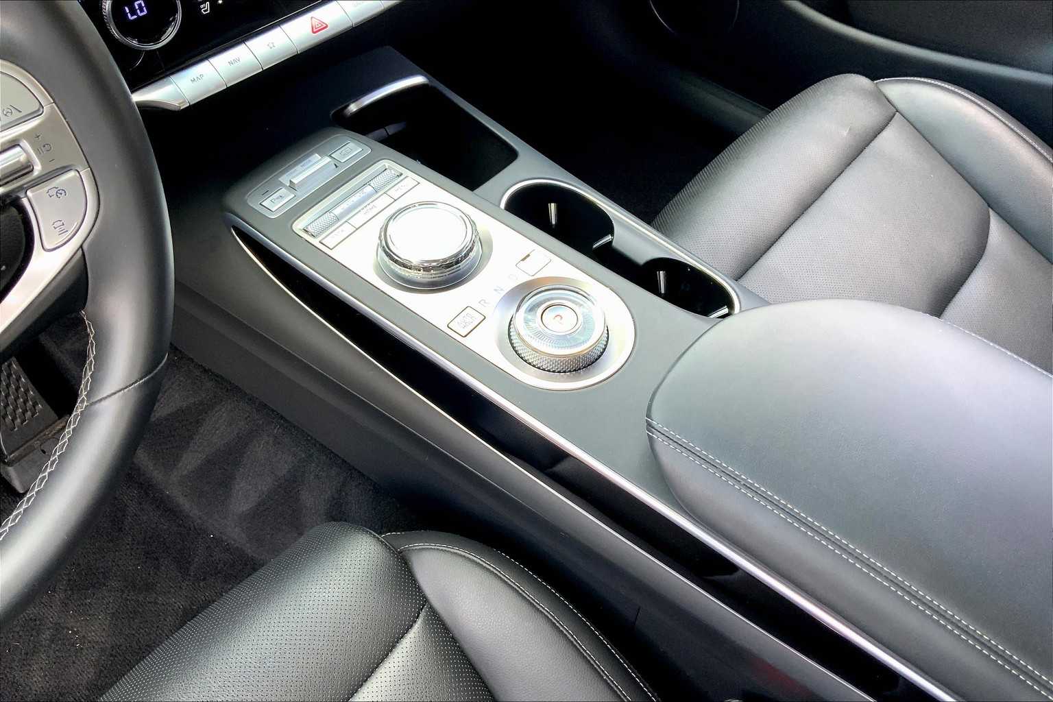 2025 Genesis GV70 2.5T photo 15