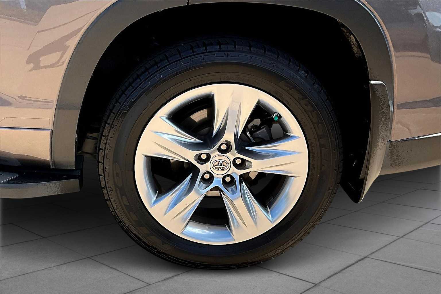 2014 Toyota Highlander Limited photo 9