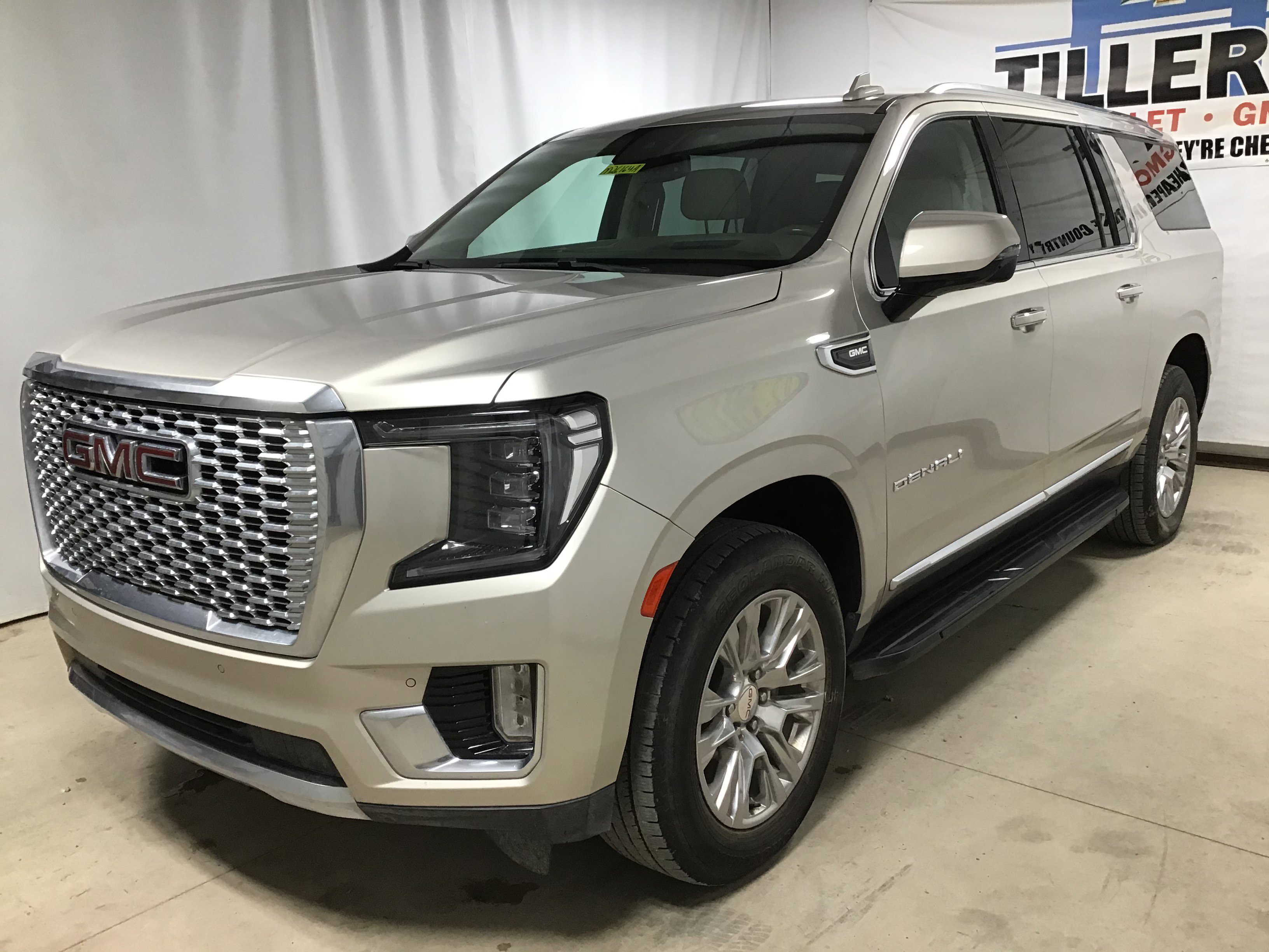 2023 Gmc Yukon XL Denali photo 3