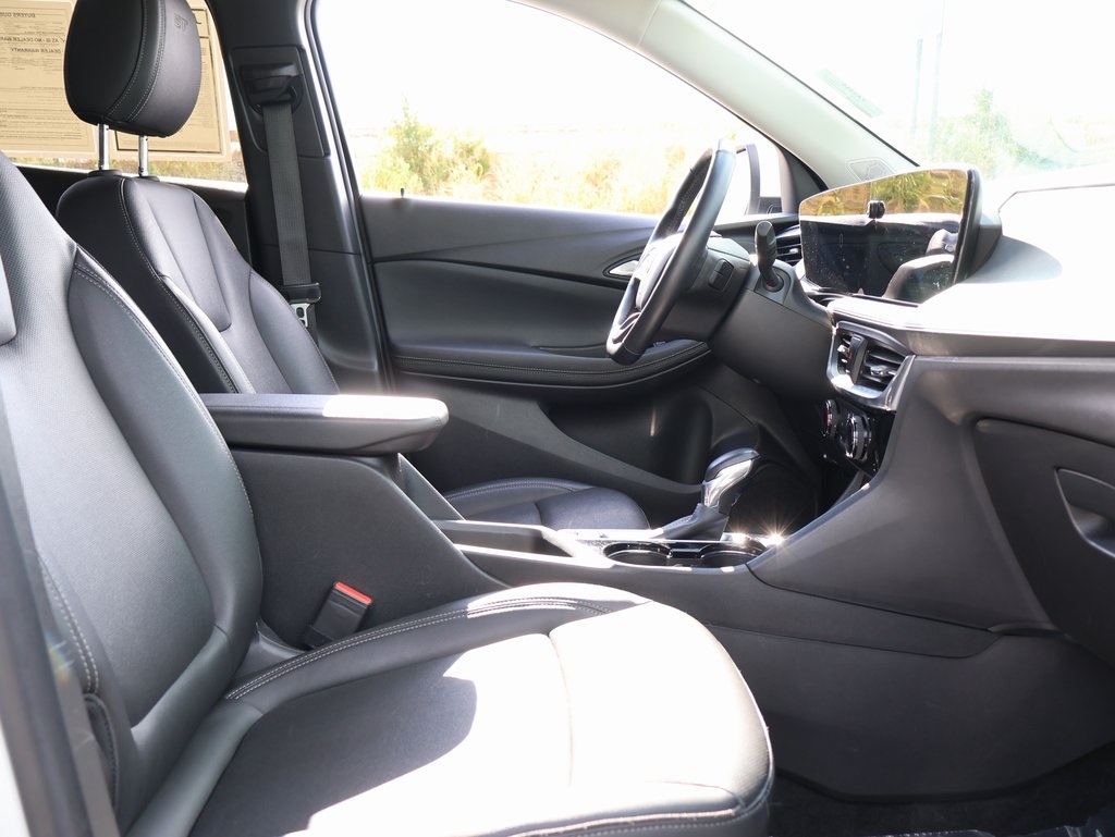2024 Buick Encore GX Sport Touring photo 9