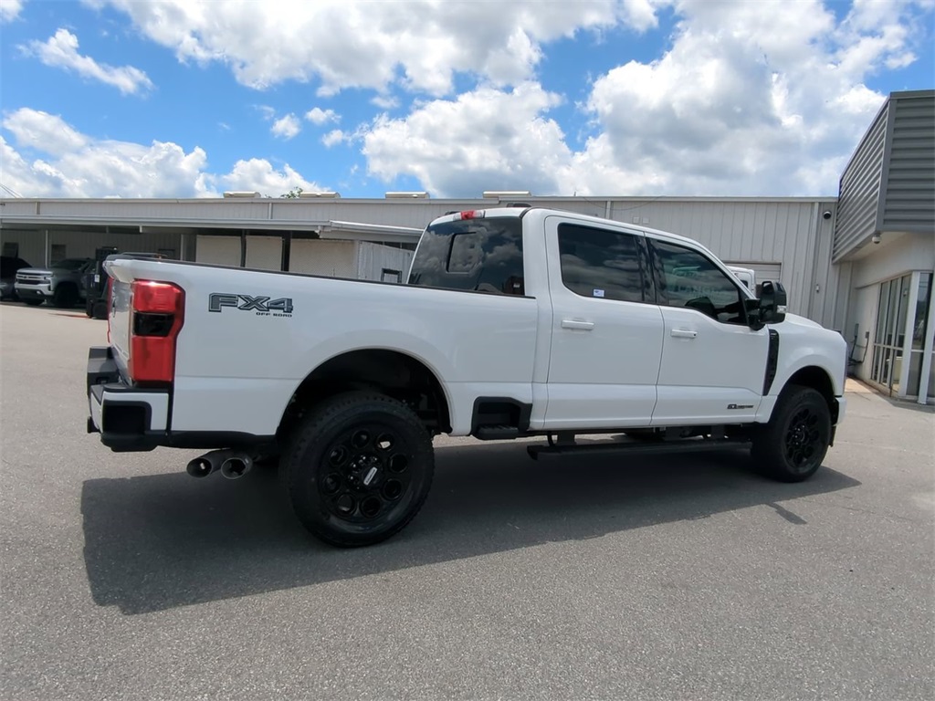2025 Ford F-350 Lariat photo 4