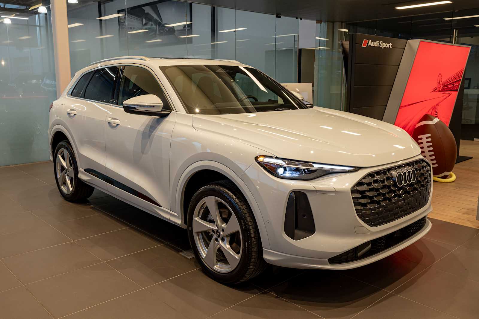 2025 Audi New Q5 Premium Plus's photo