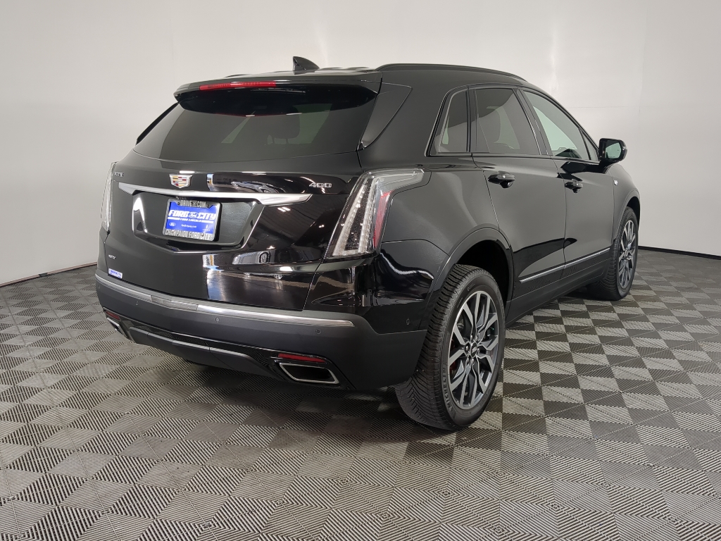 2023 Cadillac XT5 Sport photo 2