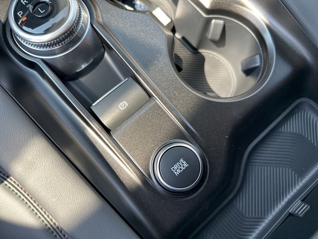 2025 Ford Explorer photo 27