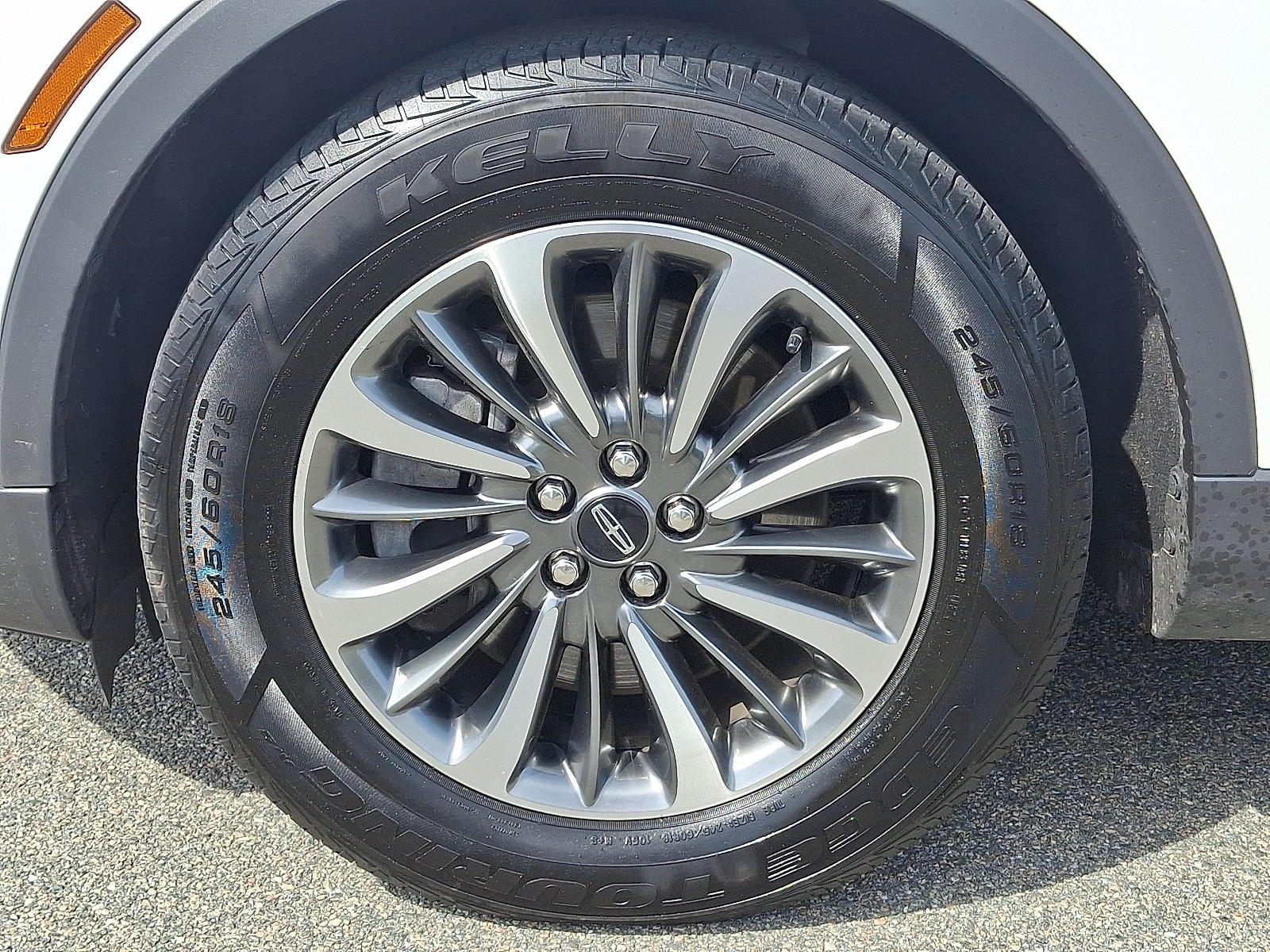 2021 Lincoln Nautilus Standard photo 8